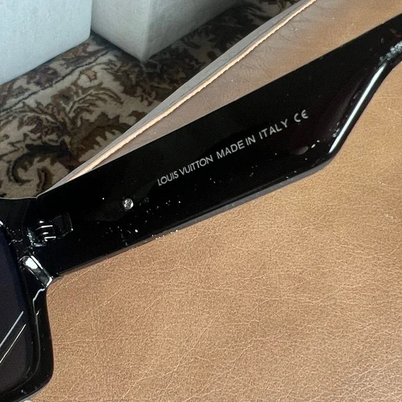 BRAND NEW … Auth. Louis Vuitton Black Sunglasses with Gold Logo, retails $895 - Picture 5 of 6